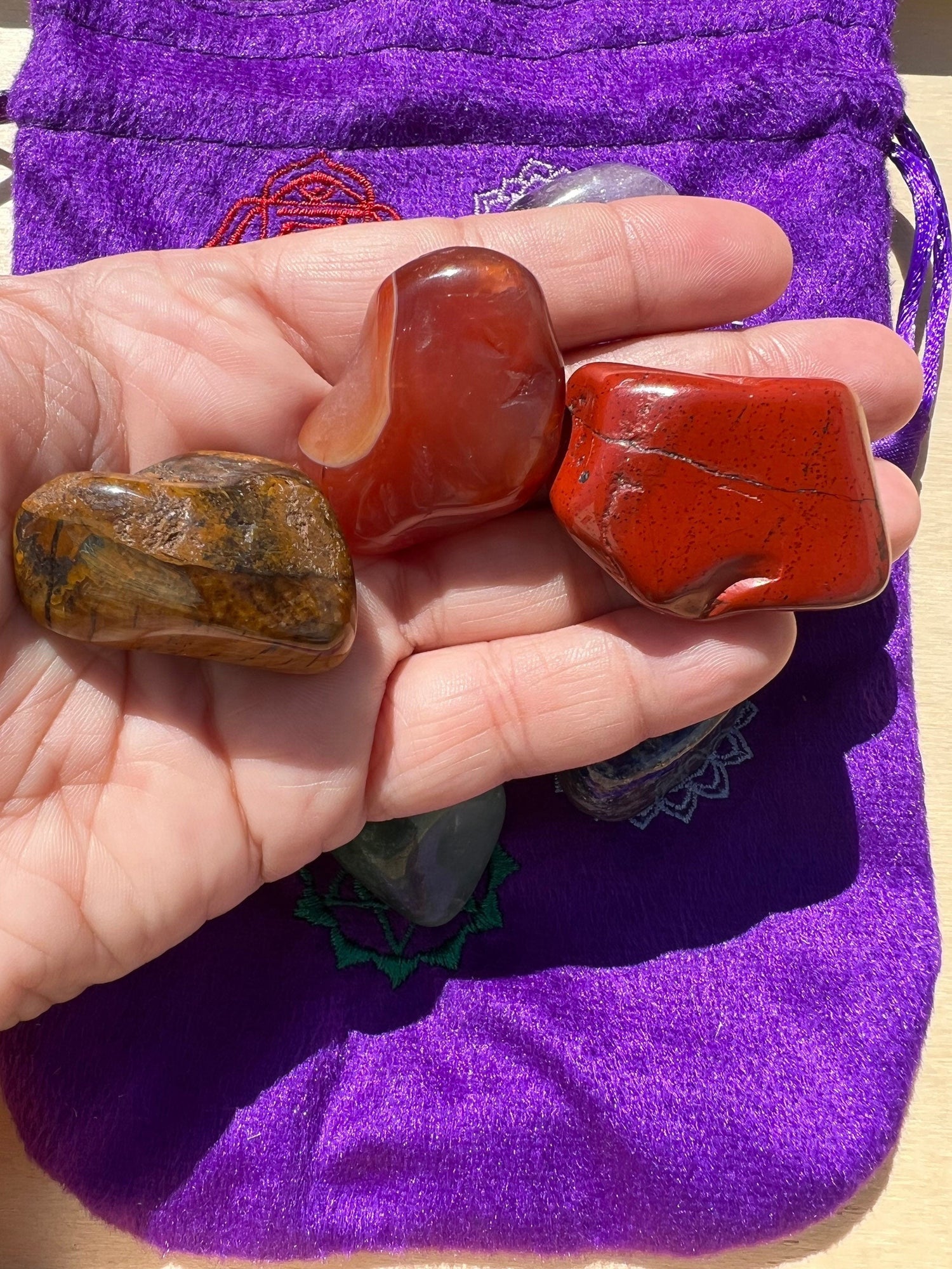 XL 8 Tumble Crystal Chakra Set with Matching Pouch and Selenite | High Quality 8 Tumble Crystal Starter Kit Info Card Included